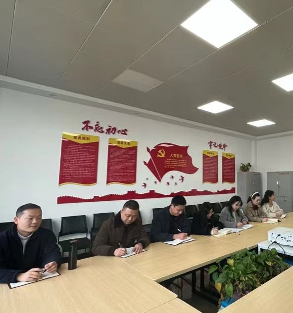 76823172c114d747e8b514cc155f404